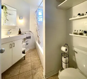 7 rooms apartment of 102 m² in Montreal