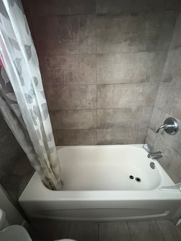 3 Chambres à Coucher 1 Salle De Bain