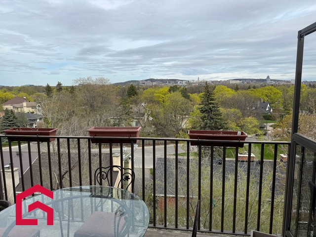 Appartement Mont-Royal À Louer