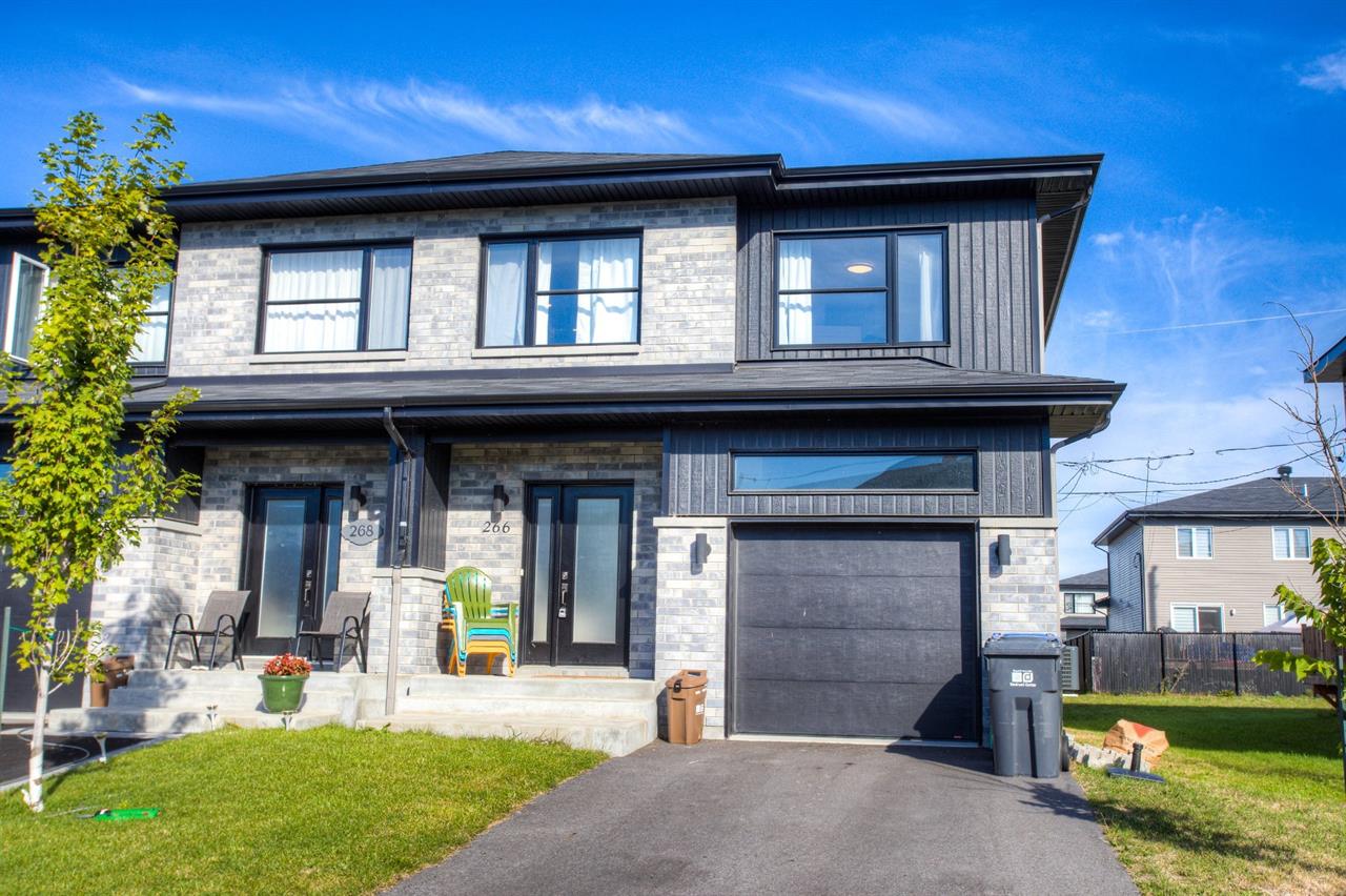 Maison à étages Vaudreuil-Dorion À Louer