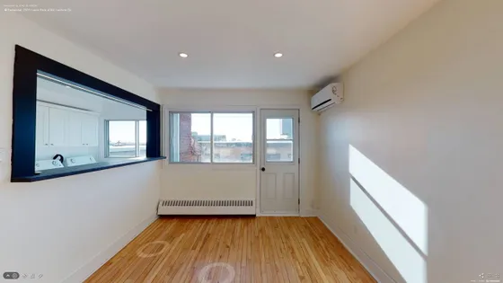 1 room apartment of 61m² in Montreal