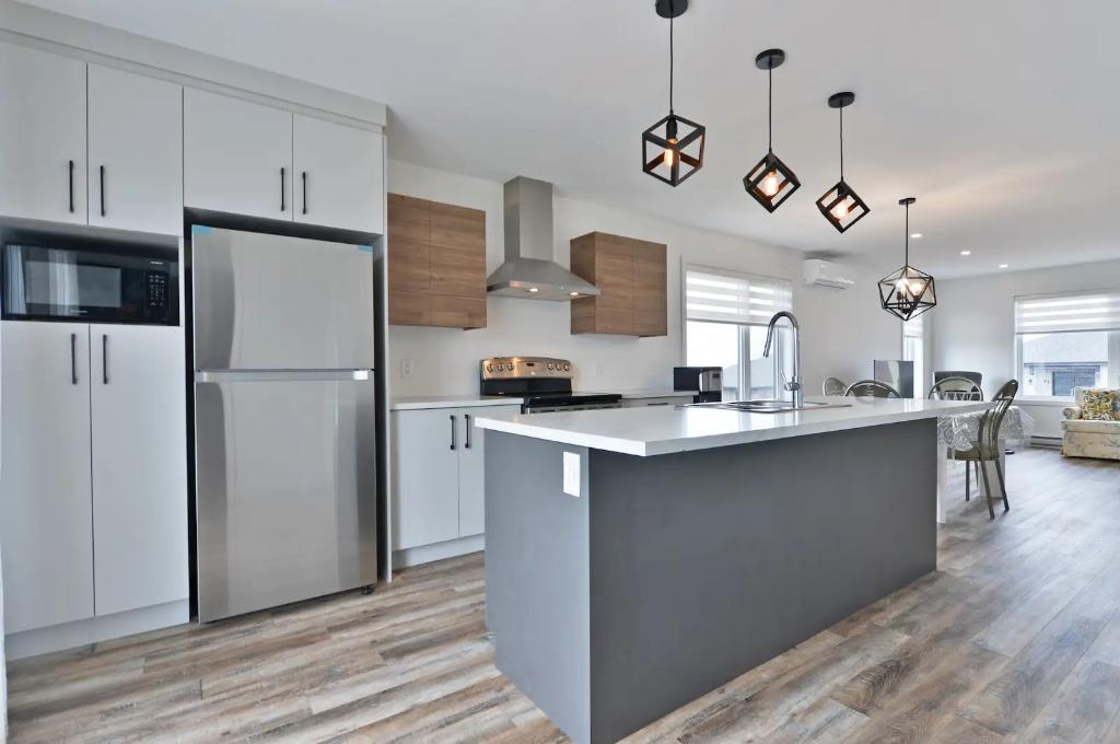 🏡 Maison de ville 2022 | 3 ch + 2 SDB + Terrasse | Saint-Anselme