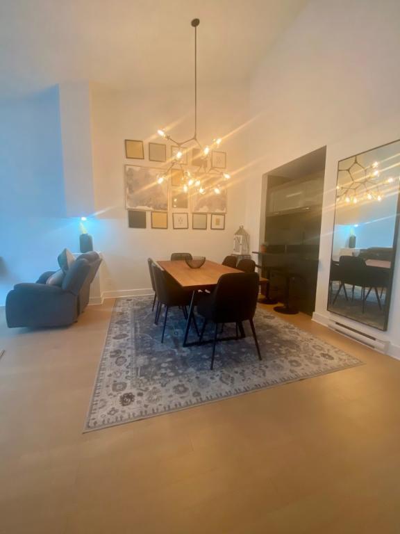 Condo meublé de 4 1/2 au dernier étage