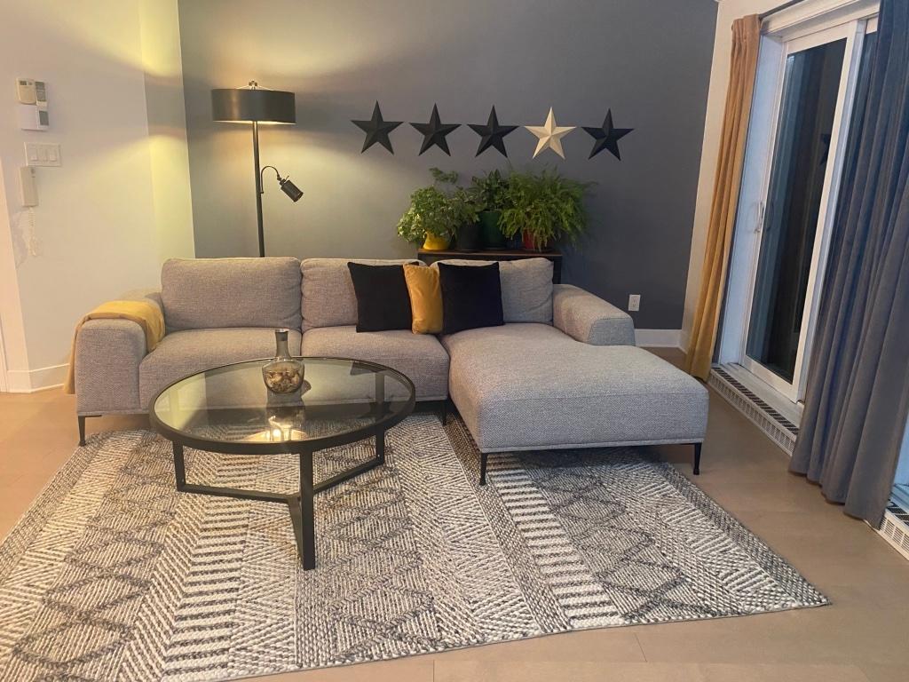 Condo meublé de 4 1/2 au dernier étage