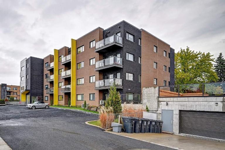 2 CH - 1 SDB - Longueuil - $1,725 /mo