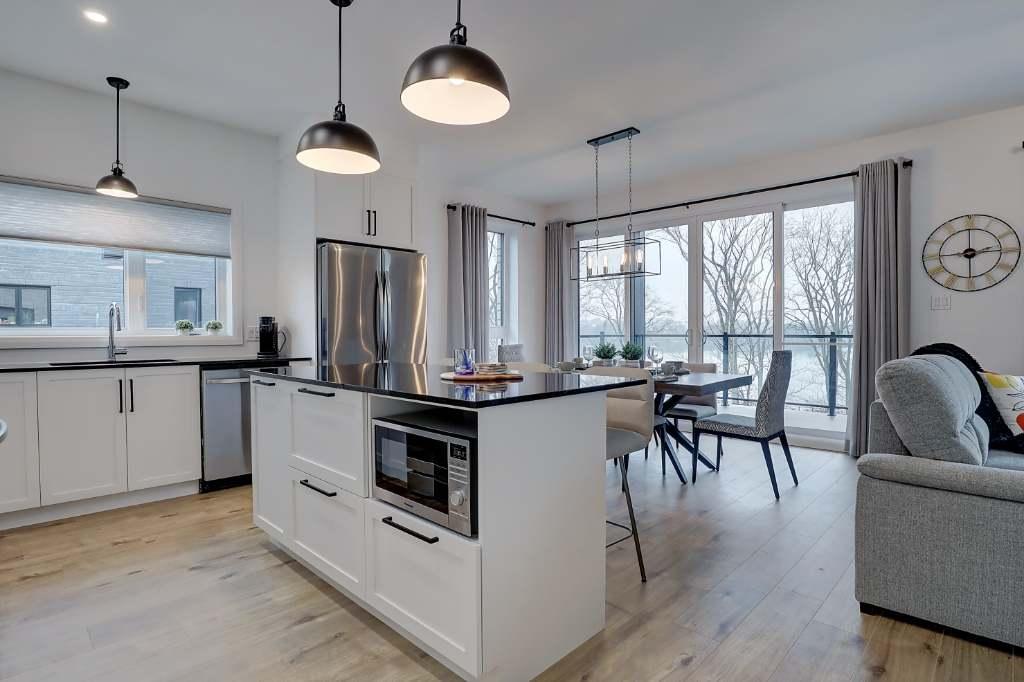 Sublime 5 ½ à louer – Vue imprenable sur le Lac-Mégantic! | Estrie
