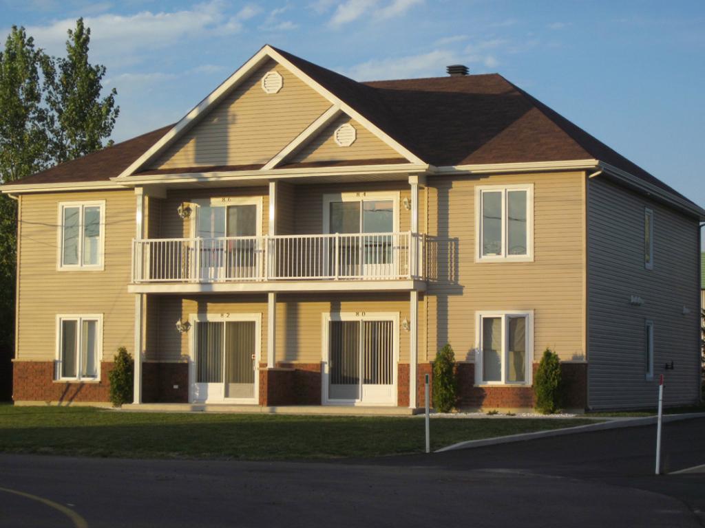 Grand logement 5 1/2 ensoleillé