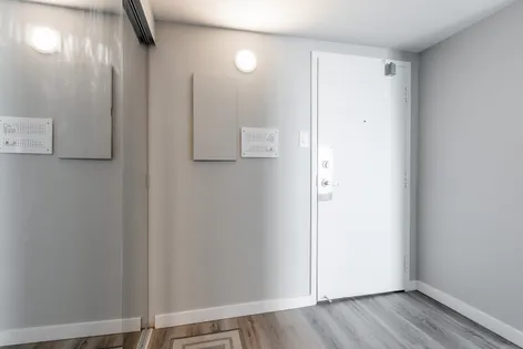 1 room apartment of 58 m² in Montreal