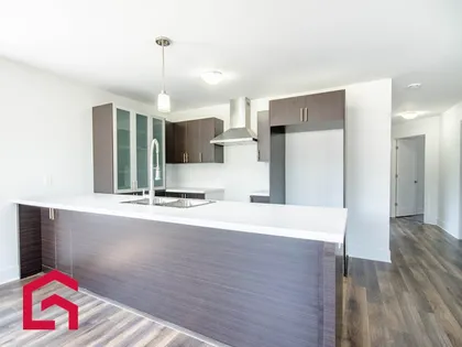 8 rooms apartment of 108 m² in Pincourt