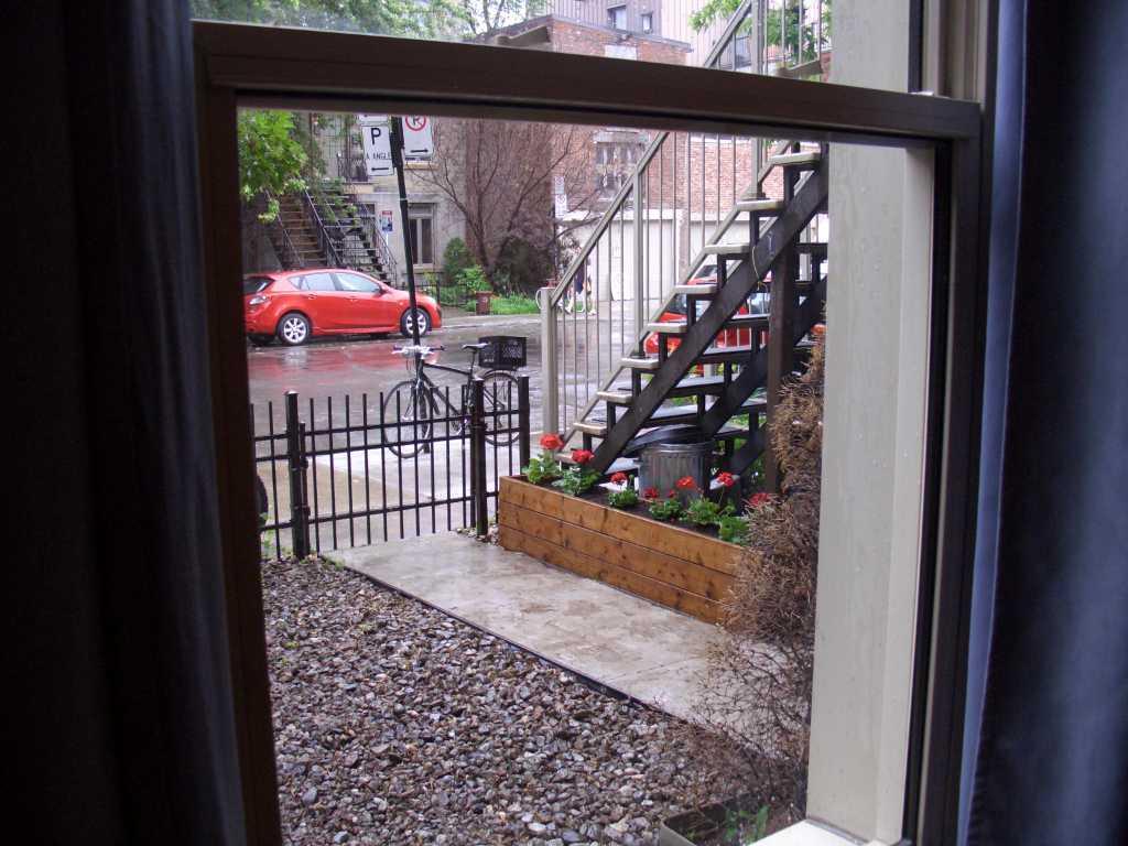 Montréal 4 ½ Plateau Mont Royal RDC+ Semi équipe jardin privée