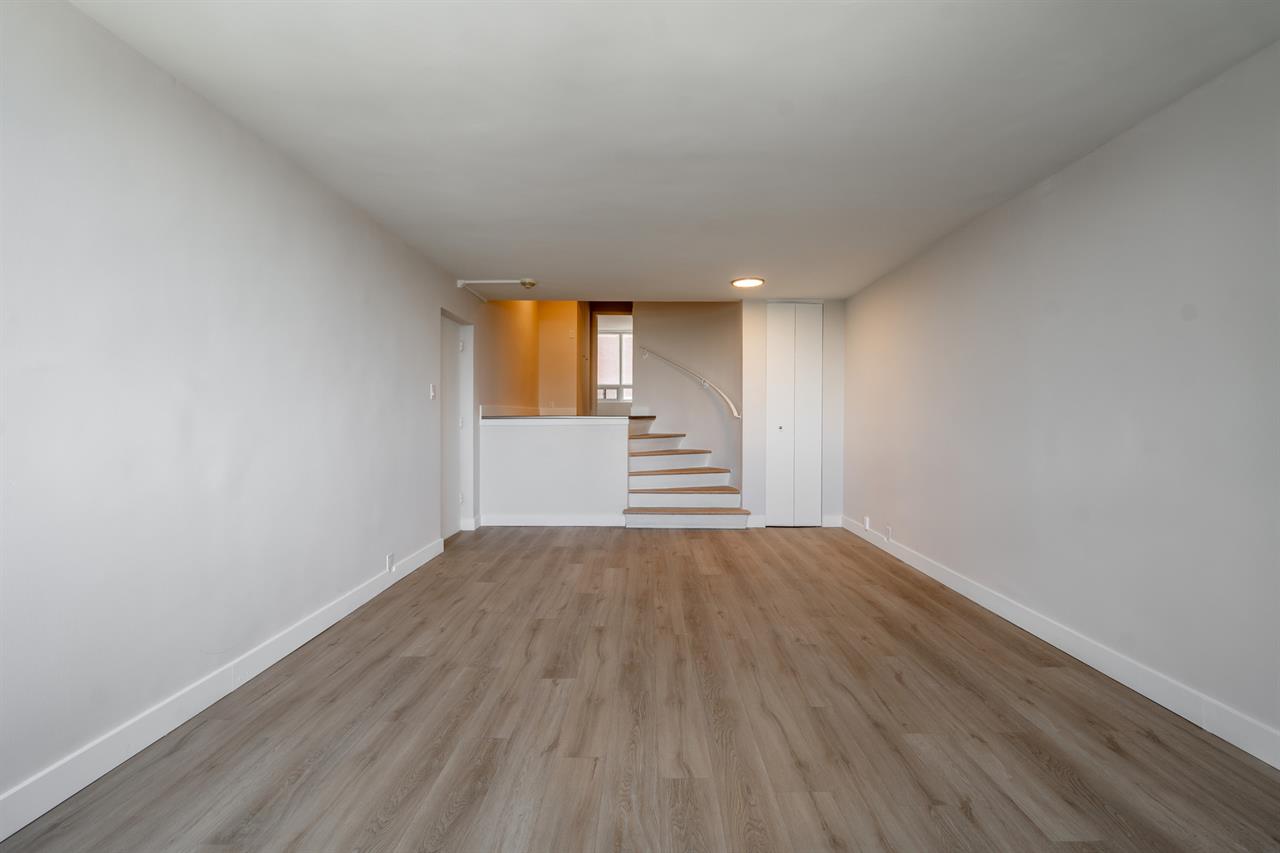 Line 01 - 2121 Tupper Street, Montréal
