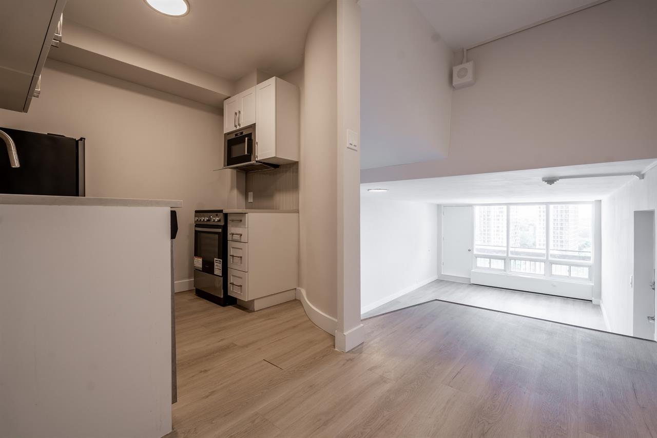 Line 01 - 2121 Tupper Street, Montréal
