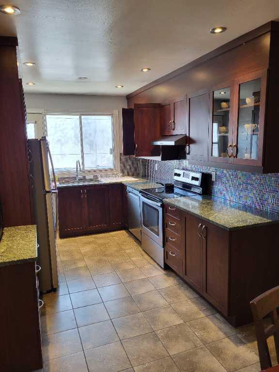 Bel appartement 5 1/2 à louer/ Beautiful 5 1/2 apartment to rent