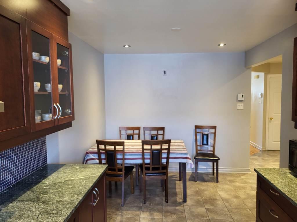 Bel appartement 5 1/2 à louer/ Beautiful 5 1/2 apartment to rent