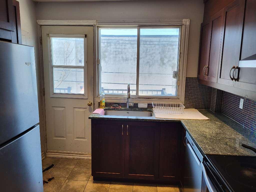 Bel appartement 5 1/2 à louer/ Beautiful 5 1/2 apartment to rent