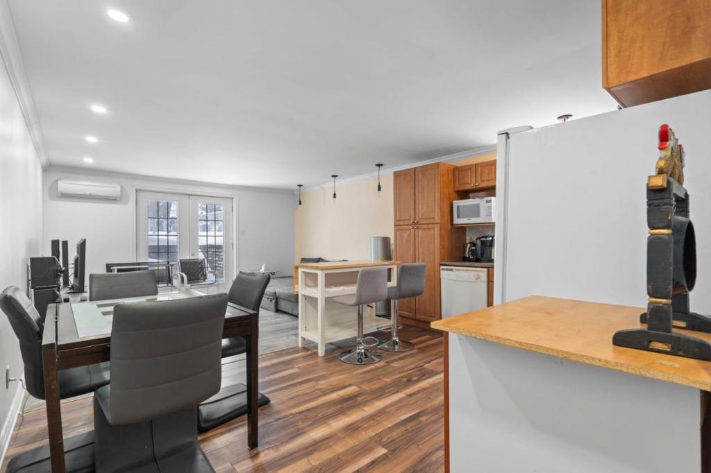Condo à louer meublé ou non situé à deux pas du REM Brossard