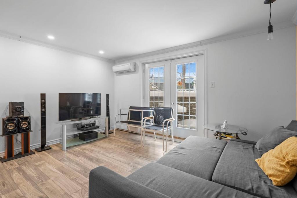 Condo à louer meublé ou non situé à deux pas du REM Brossard