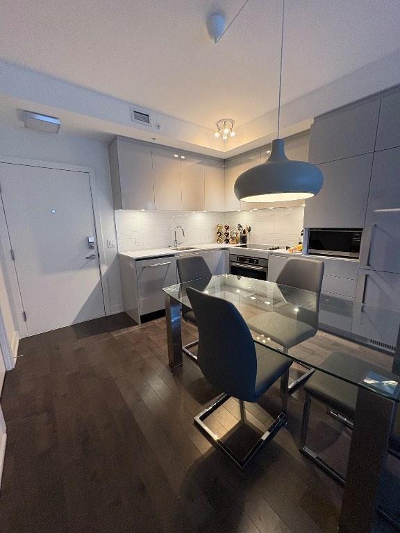 Le Montcalm: Beau condo 31/2 demi meublé Libre immédiatement