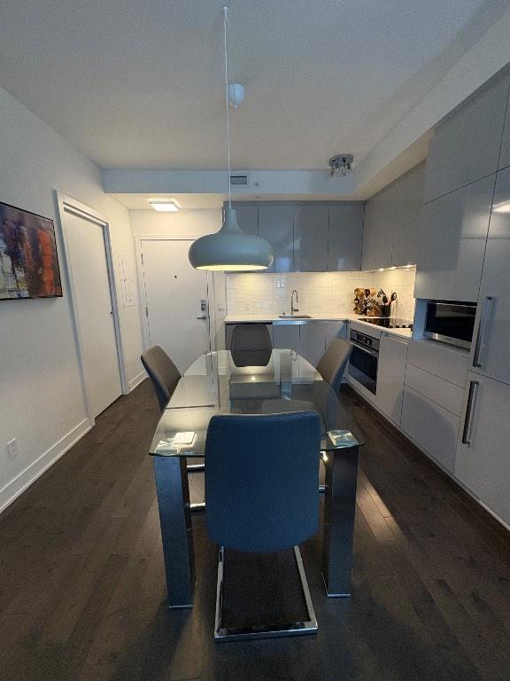 Le Montcalm: Beau condo 31/2 demi meublé Libre immédiatement