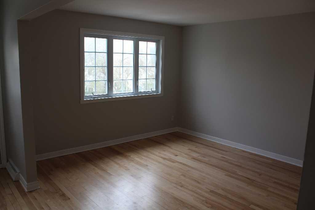 5 1/2 apartment to rent in Laval Appartement 5 1/2 à louer