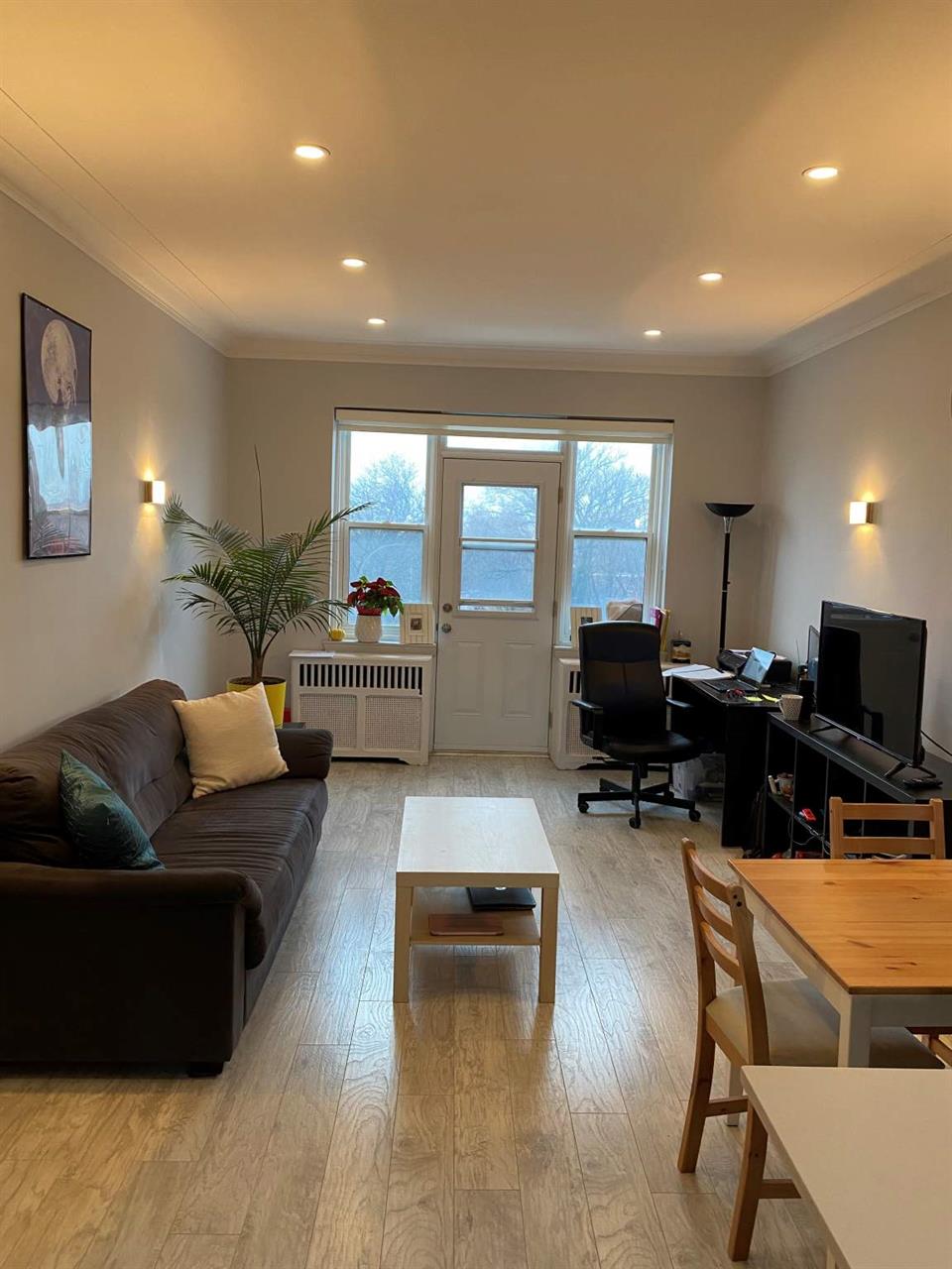 1 Bedroom - 4201 Boulevard Decarie, Montréal
