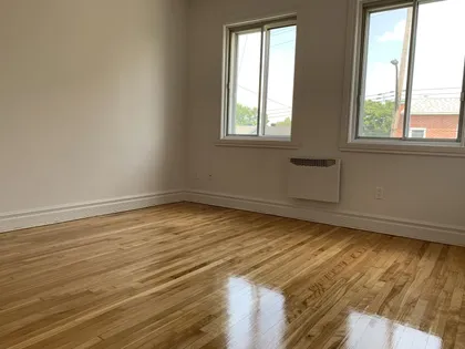 1 room apartment of 49 m² in Montreal