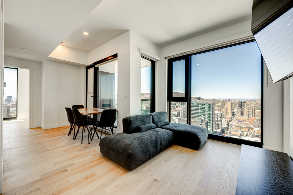 Condo De Luxe 2 Chambres Avec Vue,meublé
