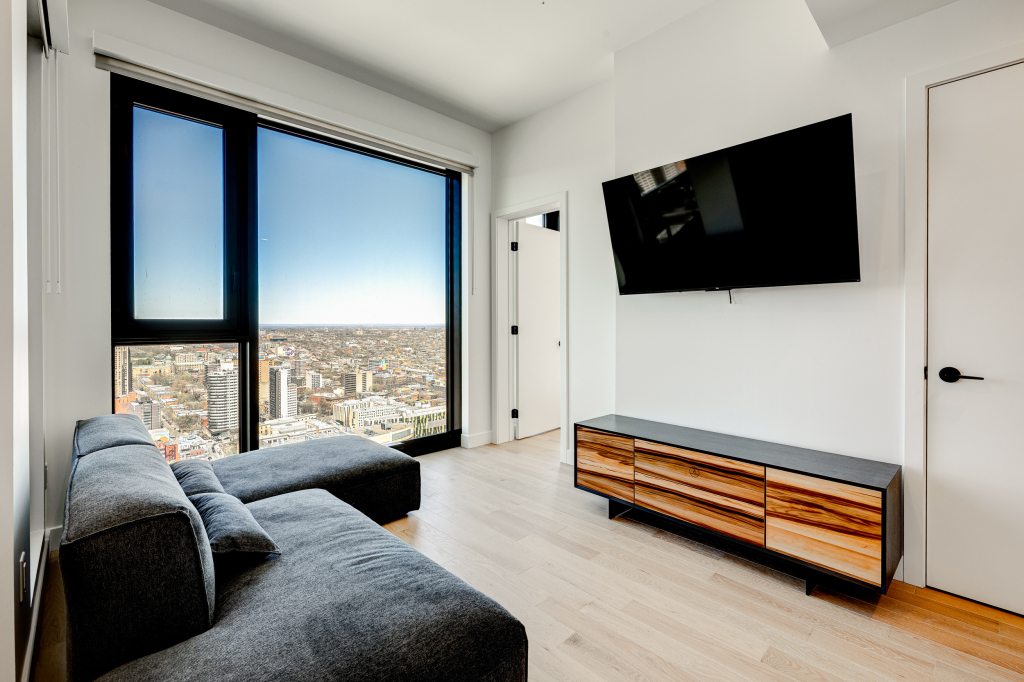 Condo De Luxe 2 Chambres Avec Vue,meublé