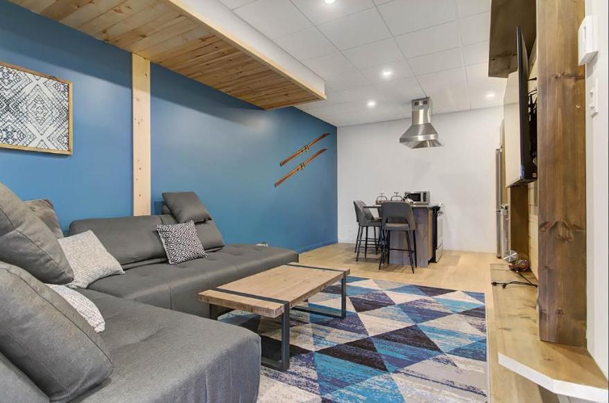 1er JUILLET 2025 - Le 2026 A - Le Nid Douillet - Beau condo 3 1/2 près du Mont-Sainte-Anne, meublé et tout inclus avec stationnement