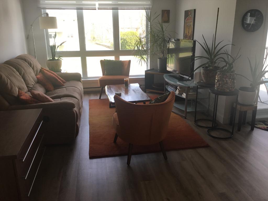 Grand 4 1/2 à louer à Waterloo sur ave du Parc