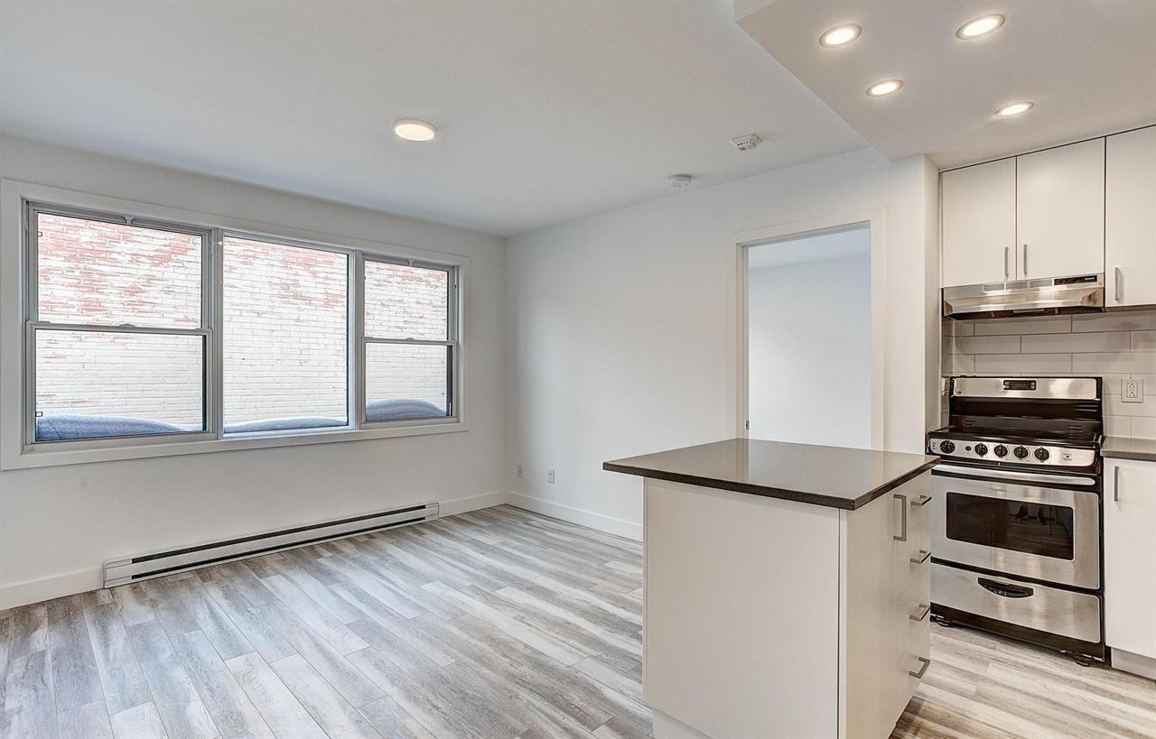 1 Bedroom - 4530 Avenue Coloniale, Montréal