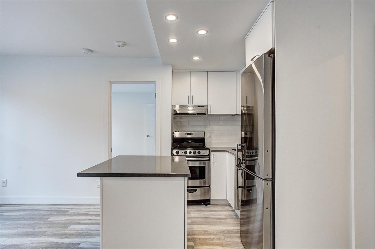 1 Bedroom - 4530 Avenue Coloniale, Montréal