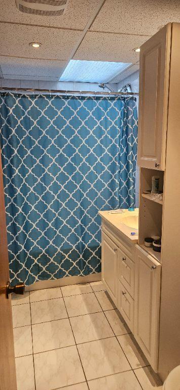 Grand 4 1/2 lumineux avec salon double , 2 chambres fermées, disponible 1 juin, Rosemont petite Patrie, deuxième étage Duplex