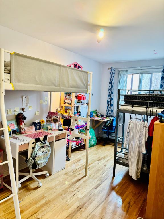Grand 5 1/2 RDC avec Garage et Cours à louer à St-Leonard/St-Michel - 4234, 41e rue
