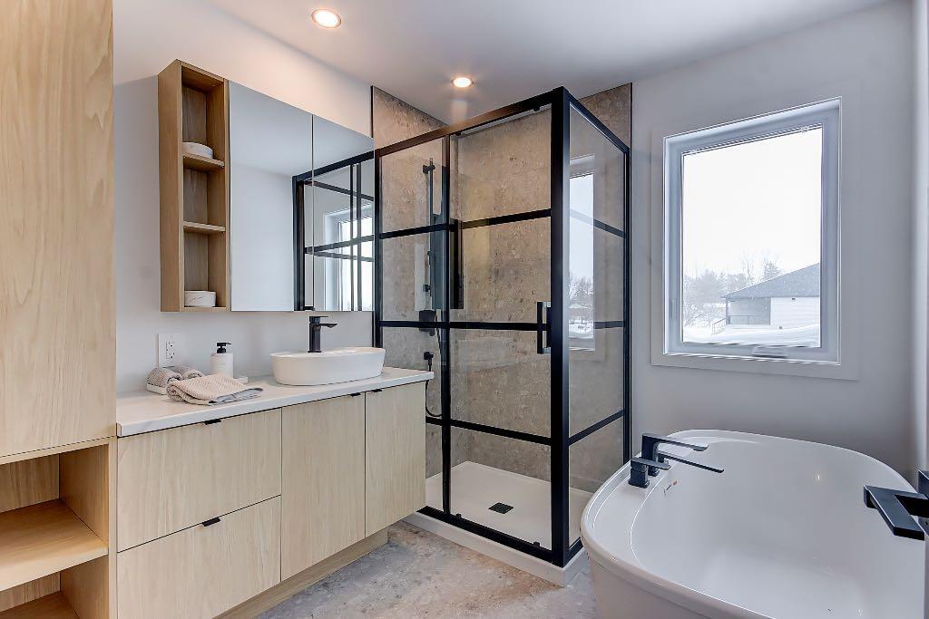 Grand logement avec cour privée