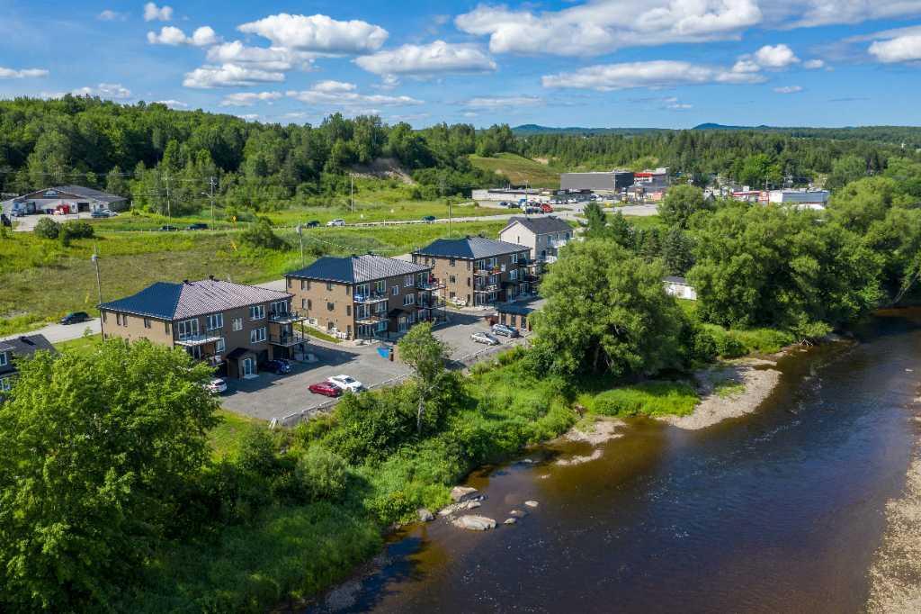 Superbe 5 1/2 | Vue sur la rivière Saint-François | Ascot Corner