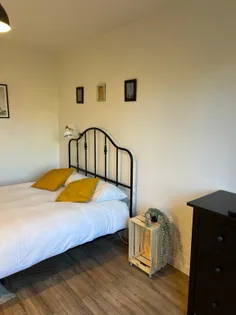 1 room room of 92 m² in Mount Royal