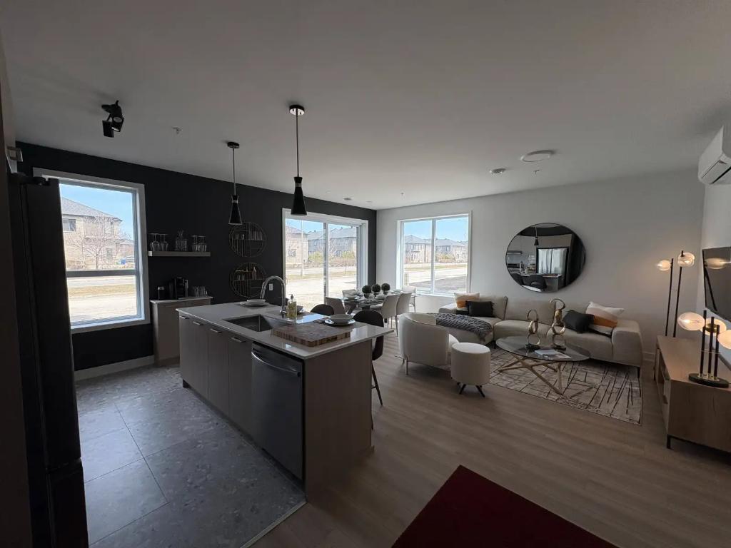 🏡 4 1/2 Neuf & Lumineux | Piscine + Air Climatisé + Stationnement – Laval