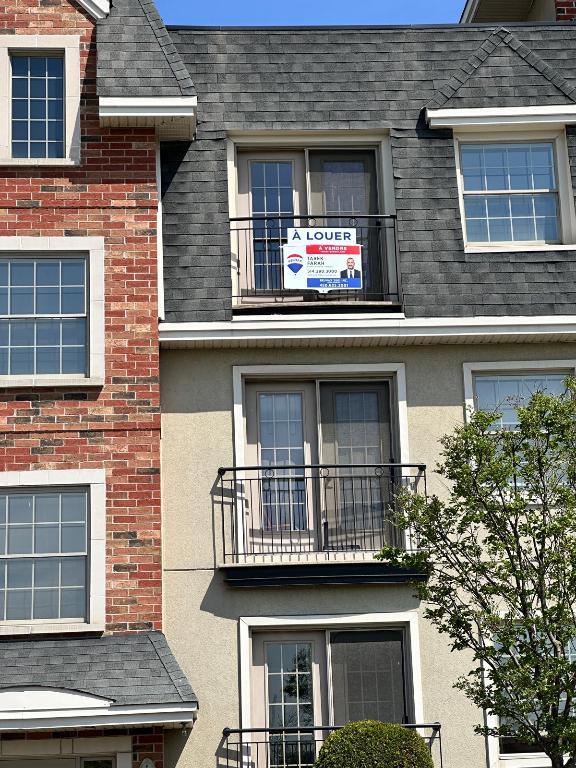Condo à Ste-Thérèse en face de la gare