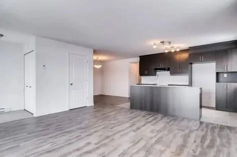 5 rooms apartment of 1114 m² in Gatineau