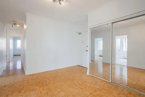 1 room apartment of 119 m² in Côte Saint-Luc