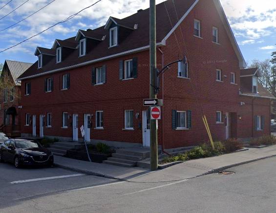 146 Rue Champlain (Hull) Studio Idéalement Place !