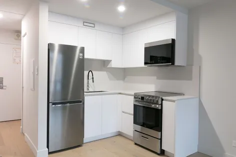 1 room studio of 34 m² in Montreal