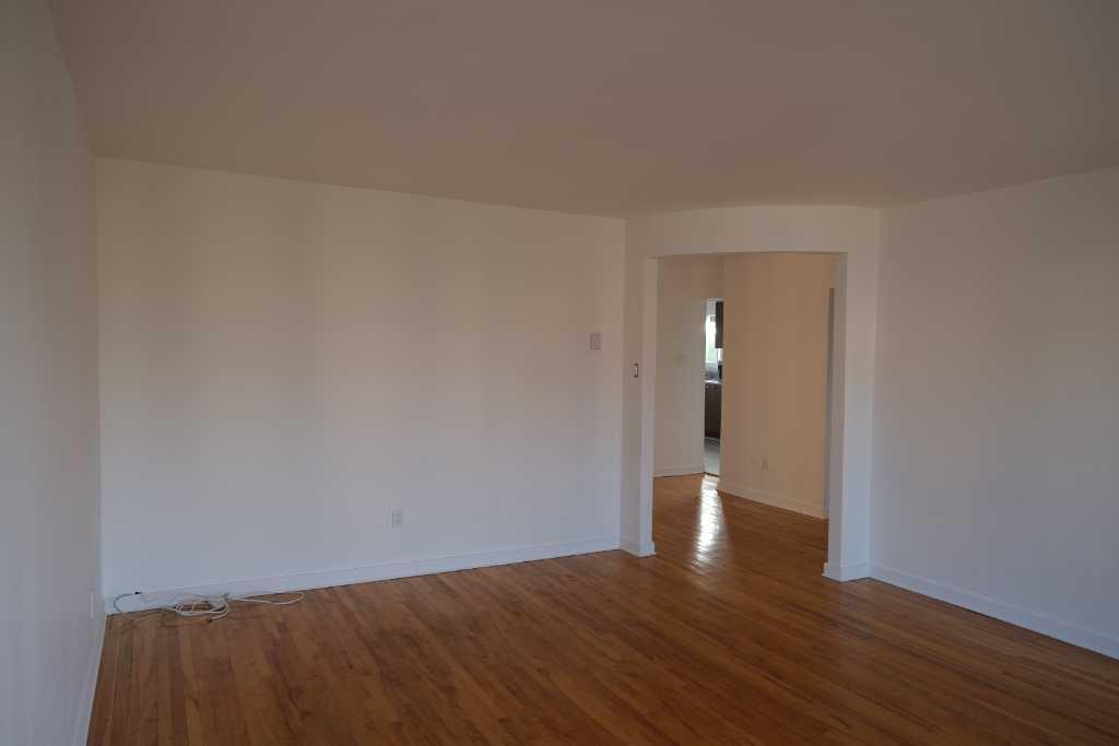Grand 5 ½ à louer à Chomedey – Emplacement idéal!
