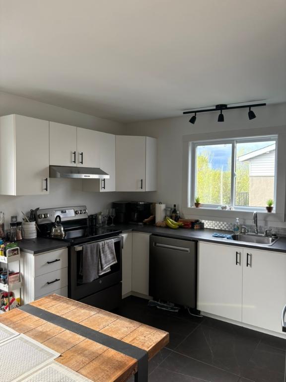 Grand logement 5 1/2 à louer, Chambly, Québec