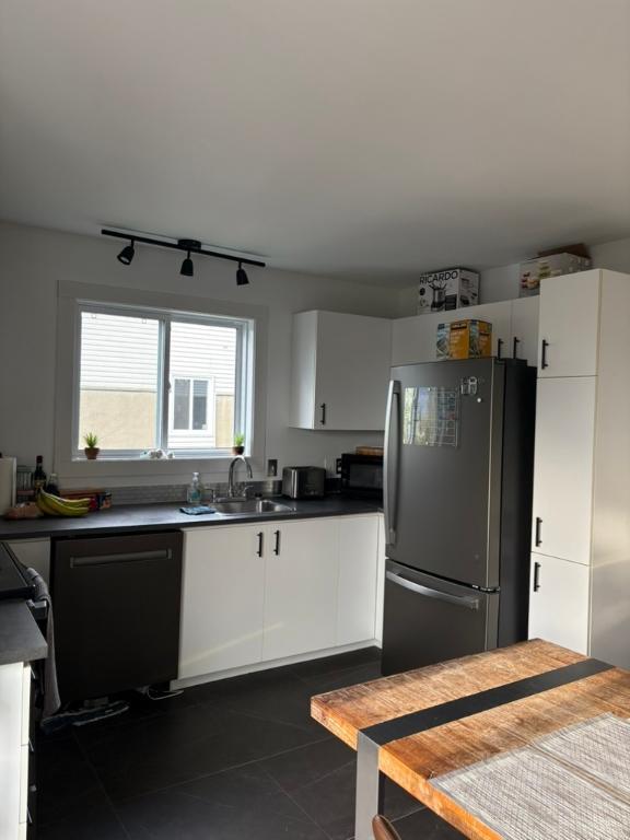 Grand logement 5 1/2 à louer, Chambly, Québec