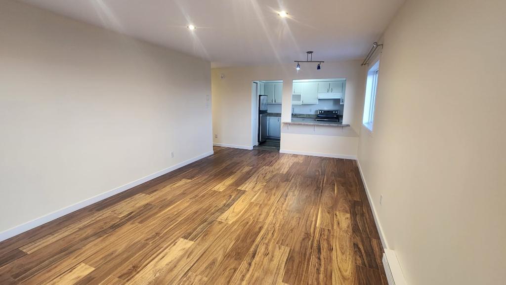 Joli appartement 4 1/2 style-condo à Brossard - Disponible IMMÉDIATEMENT!