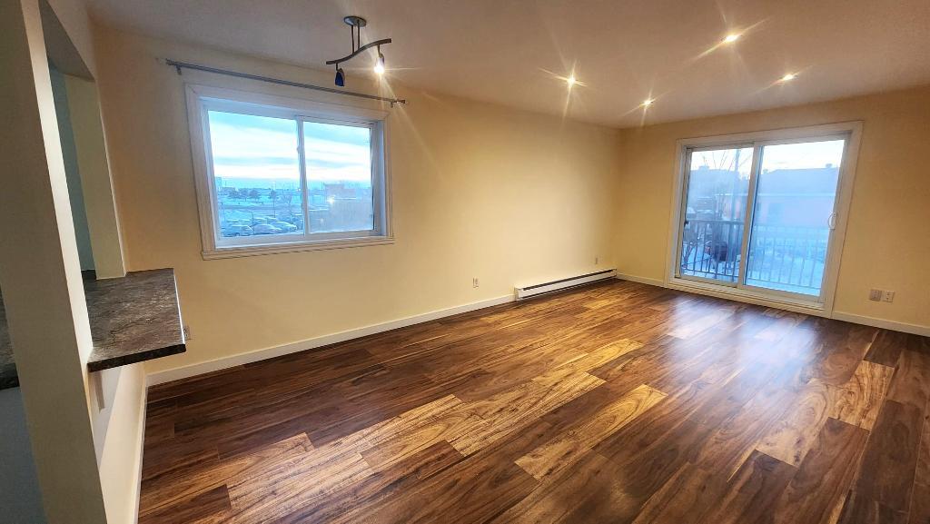 Joli appartement 4 1/2 style-condo à Brossard - Disponible IMMÉDIATEMENT!