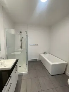 5 rooms apartment of 193 m² in Sherbrooke