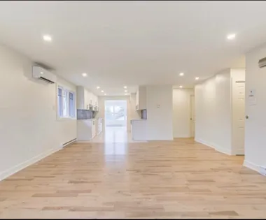 5 rooms apartment of 103 m² in Longueuil